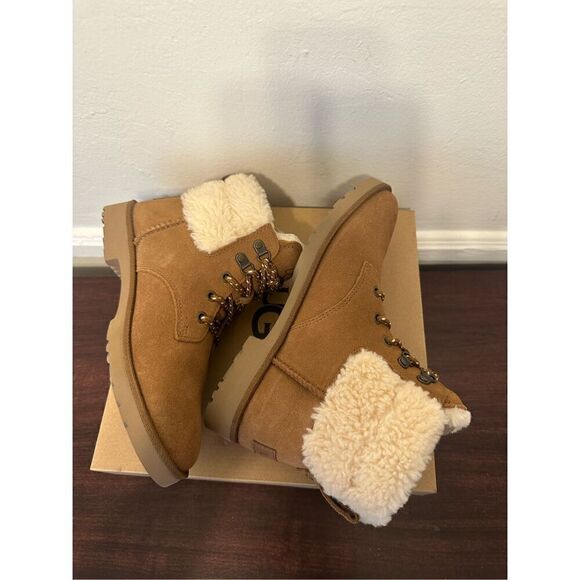 UGG® Romely Heritage lace fashion Boot  chestnut size 7 new in box - Picture 15 of 16